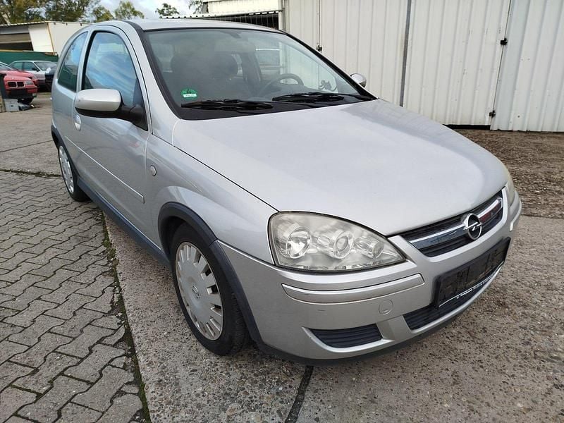 Silber Gebraucht 2005 Opel Corsa Kleinwagen | 1.750 € (Fairer Preis) - Bild 1/4