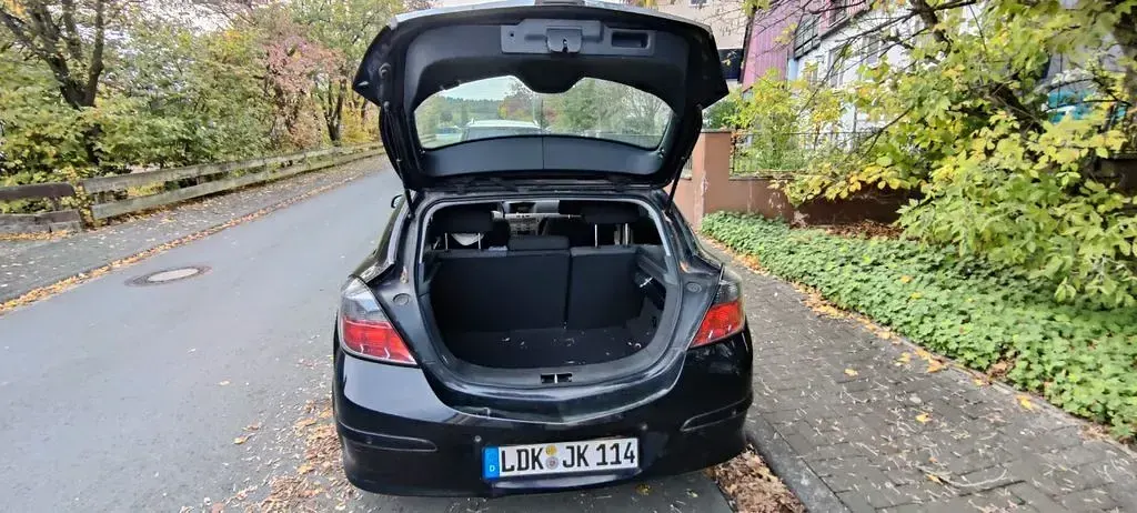 Gebraucht Opel Astra GTC Sport 140 PS (102 kW) 2008 Schwarz Limousine