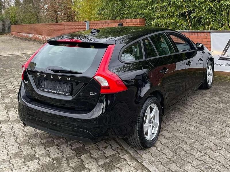 Gebraucht Volvo V60 Kinetic 150 PS (110 kW) 2016 Schwarz Kombi