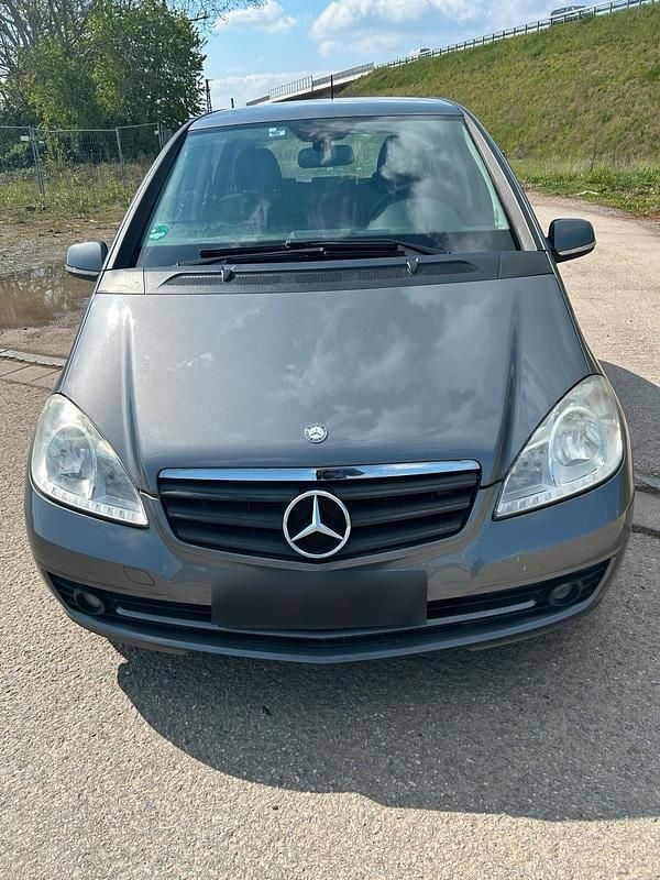 Gebraucht Mercedes A180 116 PS (85 kW) 2010 Grau Kleinwagen