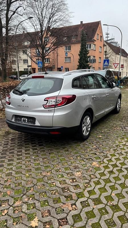 Gebraucht Renault Mégane III 120 PS (88 kW) 2013 Silber Kombi