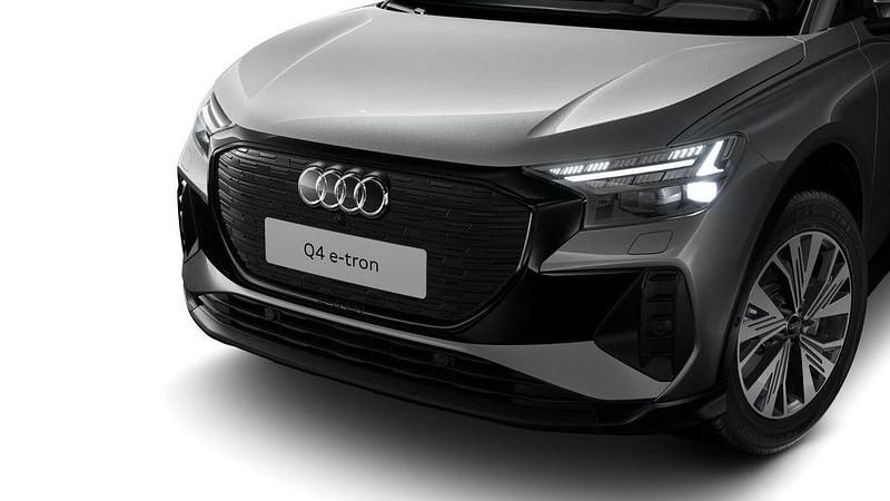 Gebraucht Audi Q4 e-tron Ambiente 150 kW (204 PS) 2023 Grau SUV