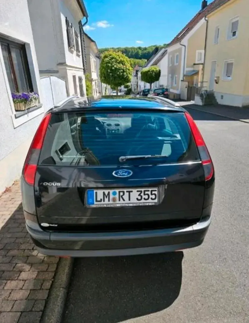 Gebraucht Ford Focus 100 PS (73 kW) 2009 Schwarz Kombi