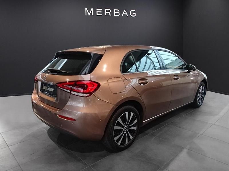 Gebraucht Mercedes A250 Style 218 PS (160 kW) 2022 Gold Limousine