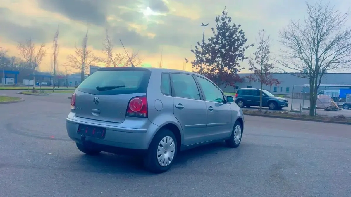 Gebraucht VW Polo 80 PS (58 kW) 2008 Grau Kleinwagen