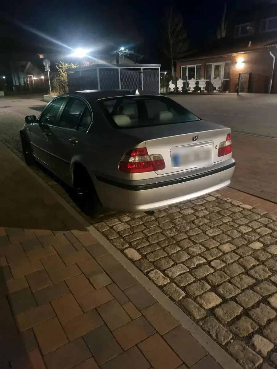 Second-hand BMW 318 148 CP (108 kW) 2003 Argintiu Berlinǎ