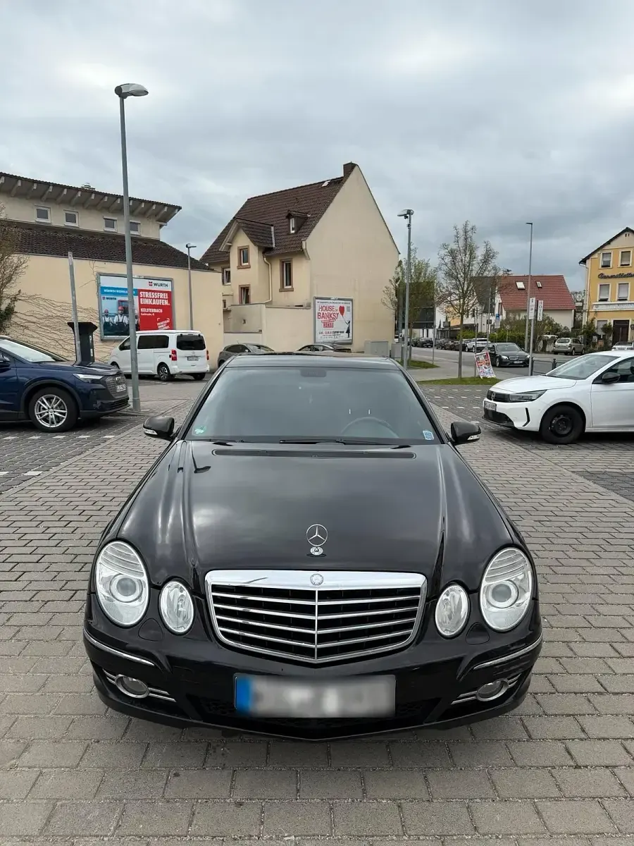 Brugt Mercedes E320 Avantgarde 224 HK (164 kW) 2007 Sort Sedan