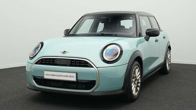 Grün Gebraucht 2024 Mini Cooper Favoured Kleinwagen | 27.445 € (Guter Preis) - Bild 1/4