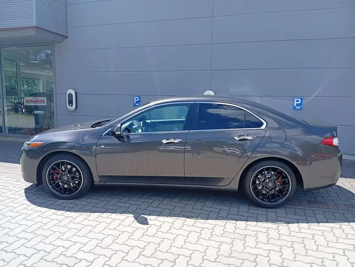 Gebraucht Honda Accord Executive 201 PS (147 kW) 2009 Volcano gray m. Limousine