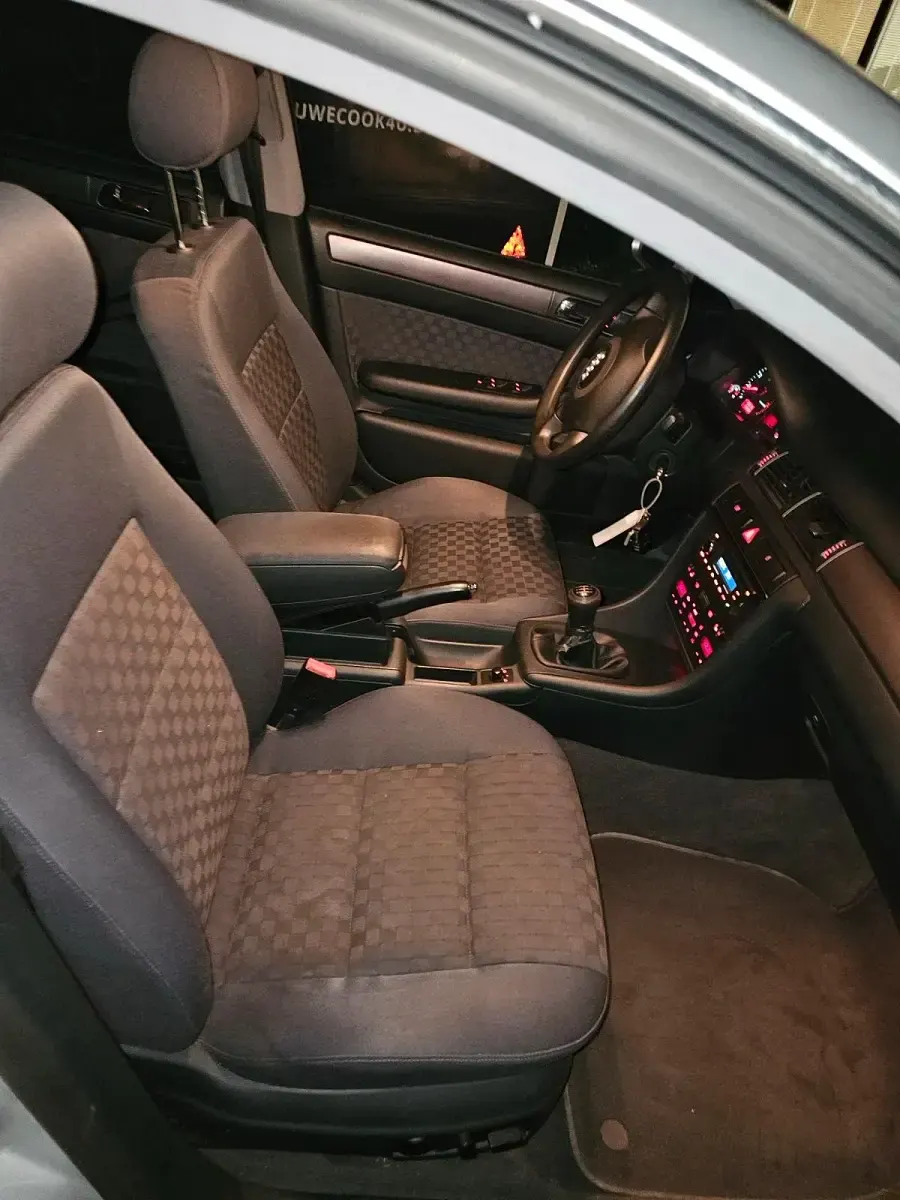 Gebraucht Audi A6 Comfort 177 PS (130 kW) 2000 Silber Limousine