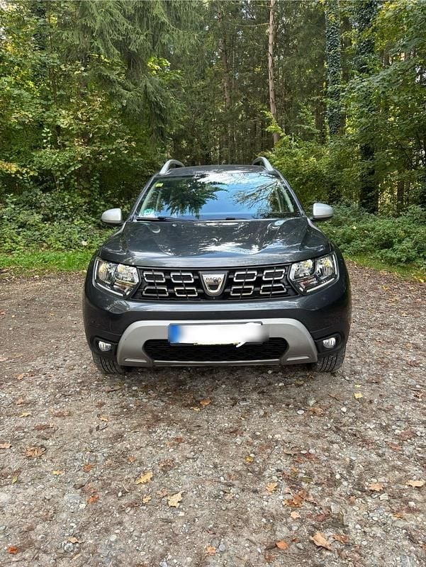 Grau Gebraucht 2018 Dacia Duster Prestige SUV | 12.999 € (Guter Preis) - Bild 1/4