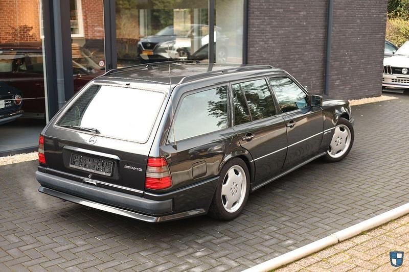 Gebraucht Mercedes E300 AMG 272 PS (200 kW) 1991 Schwarz Kombi