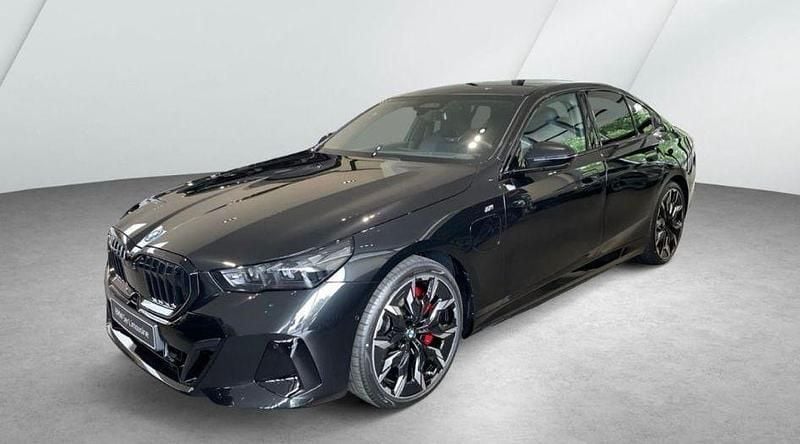 Schwarz Gebraucht 2025 BMW 550e M Sport Limousine | 89.000 € (Fairer Preis) - Bild 1/4