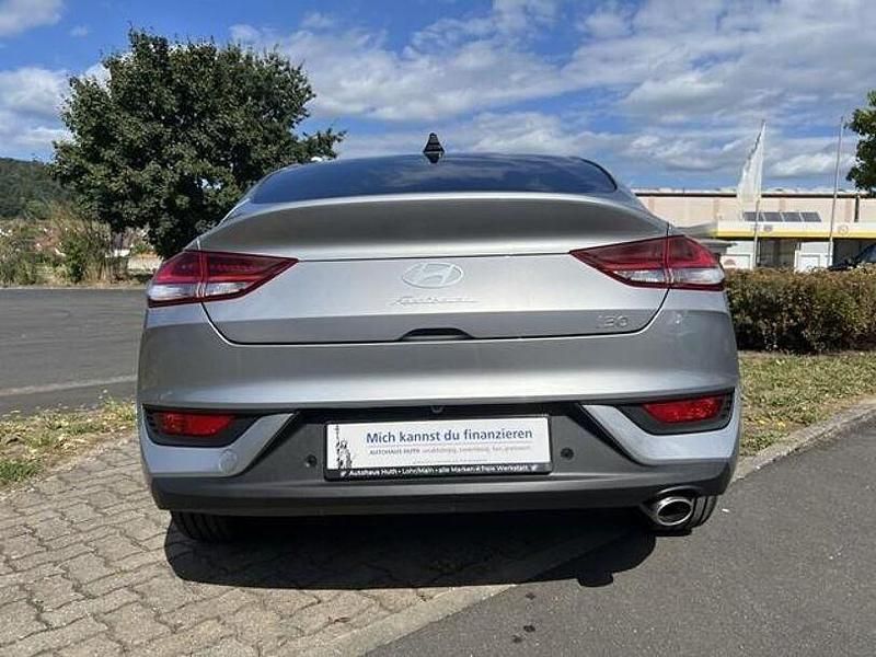 Gebraucht Hyundai i30 101 PS (74 kW) 2024 Silber Limousine