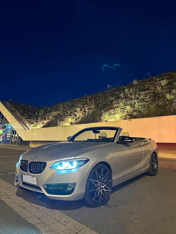 Silber Gebraucht 2019 BMW 220 M Sport Cabrio | 28.000 € (Teuer) - Bild 1/4