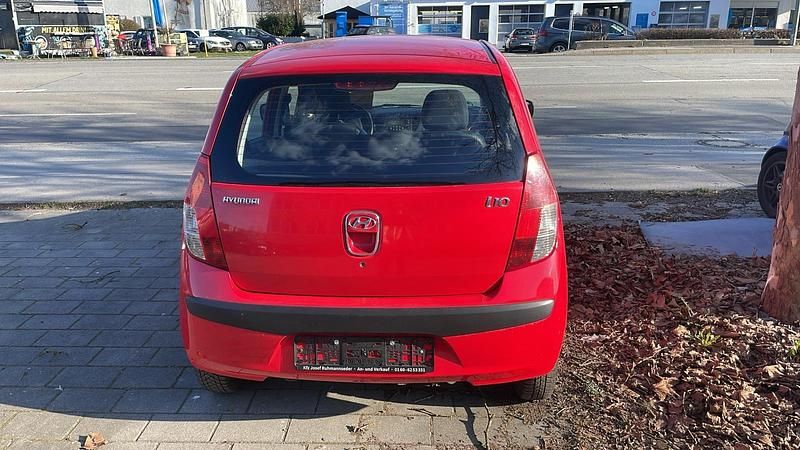 Gebraucht Hyundai i10 45 PS (33 kW) 2009 Rot Kleinwagen