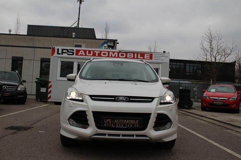 Gebraucht Ford Kuga Individual 163 PS (119 kW) 2013 Weiß SUV