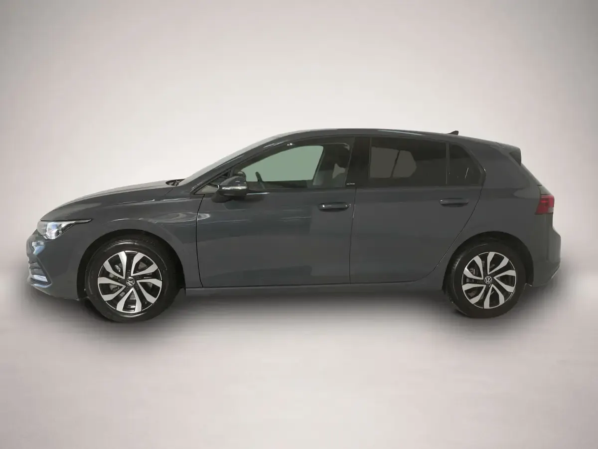 Gebraucht VW Golf VIII Active 150 PS (110 kW) 2023 Delfingrau metallic Limousine