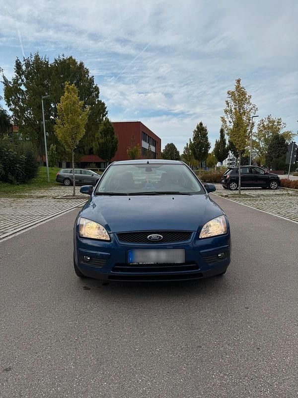 Second-hand Ford Focus 101 CP (74 kW) 2007 Albastru Coupe