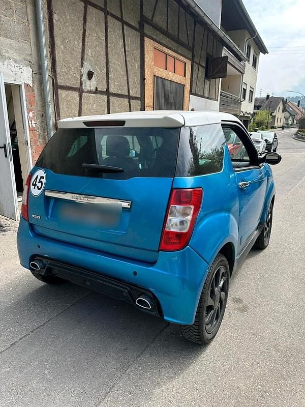 Begagnad Ligier JS50 2014 Blå Halvkombi