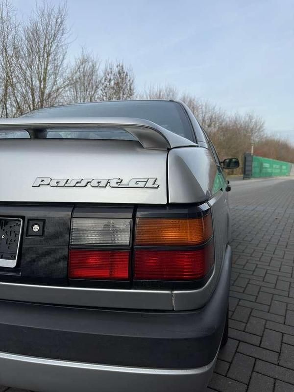 Gebraucht VW Passat 90 PS (66 kW) 1992 Grau Limousine