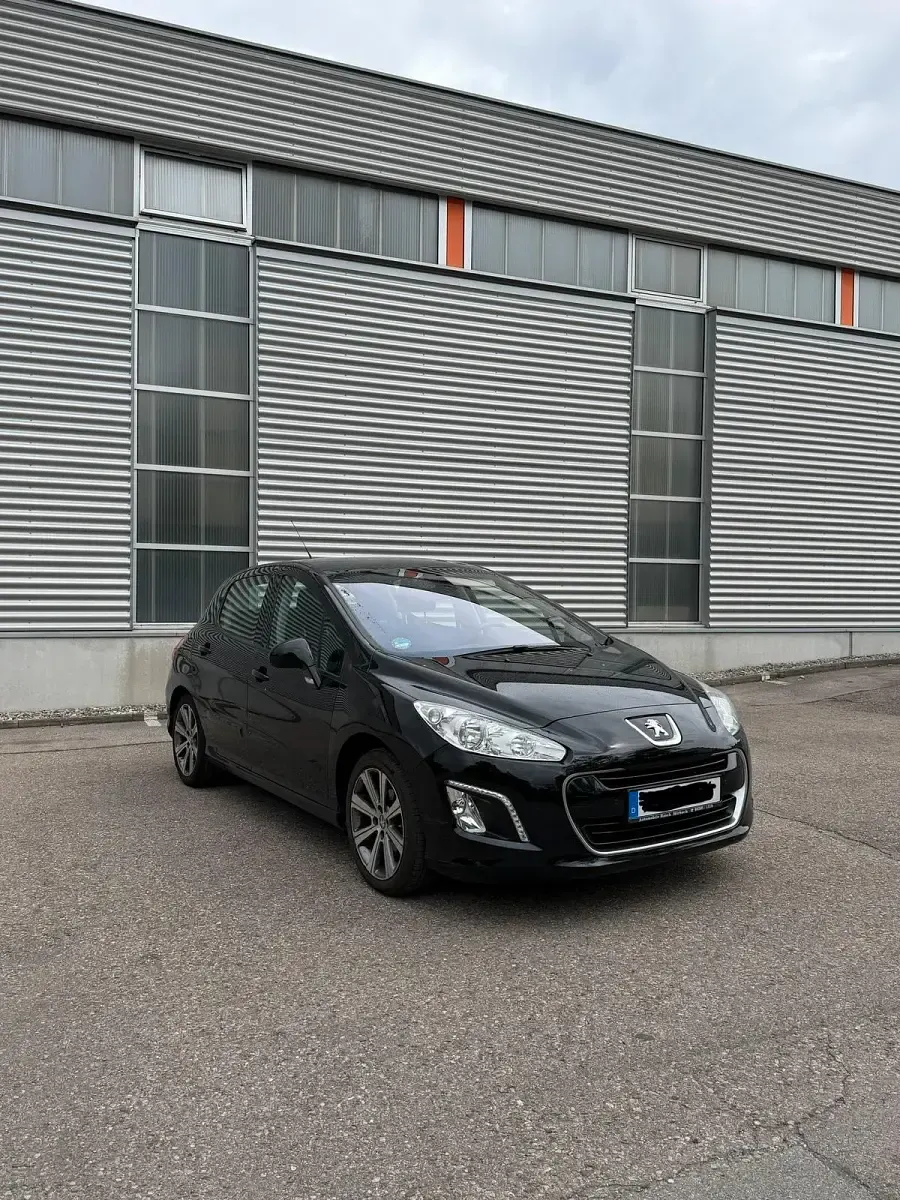 Gebraucht Peugeot 308 120 PS (88 kW) 2011 Schwarz Limousine