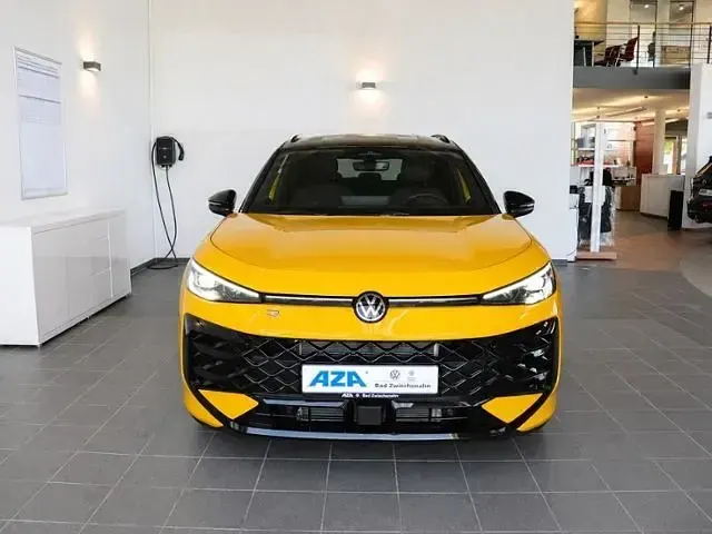 Neu VW T-Roc R-line 150 PS (110 kW) 2026 Canary yellow uni / schwarz u SUV