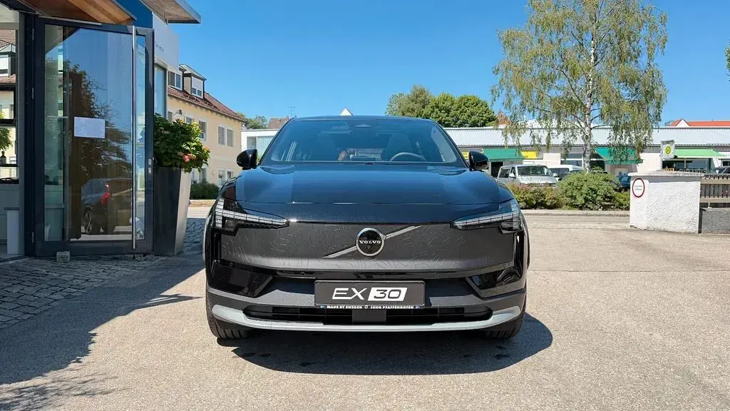 Gebraucht Volvo EX30 CC Performance 314 kW (428 PS) 2025 Onyx black SUV