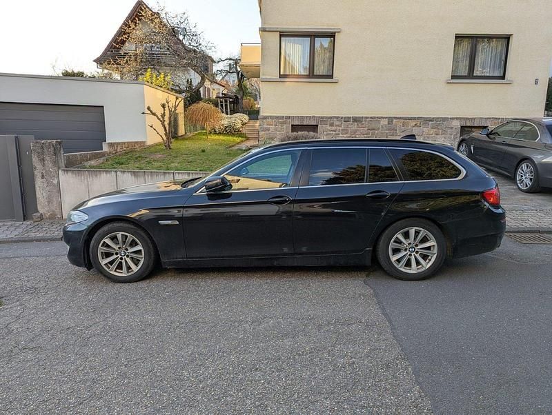 Second-hand BMW 530 258 CP (189 kW) 2012 Negru Break