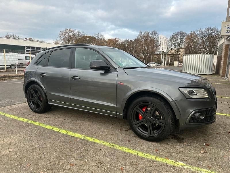 Grau Gebraucht 2016 Audi Q5 S-Line SUV | 24.900 € - Bild 1/4