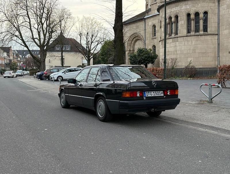 Gebraucht Mercedes 190 109 PS (80 kW) 1991 Schwarz Limousine