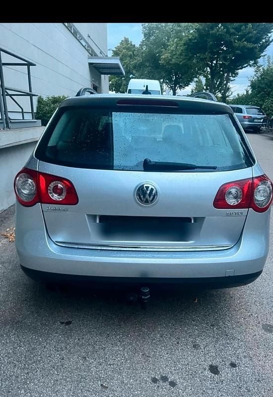 Gebraucht VW Passat Trendline 140 PS (102 kW) 2010 Grau Kombi