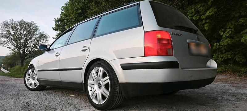Gebraucht VW Passat 116 PS (85 kW) 2000 Silber Kombi