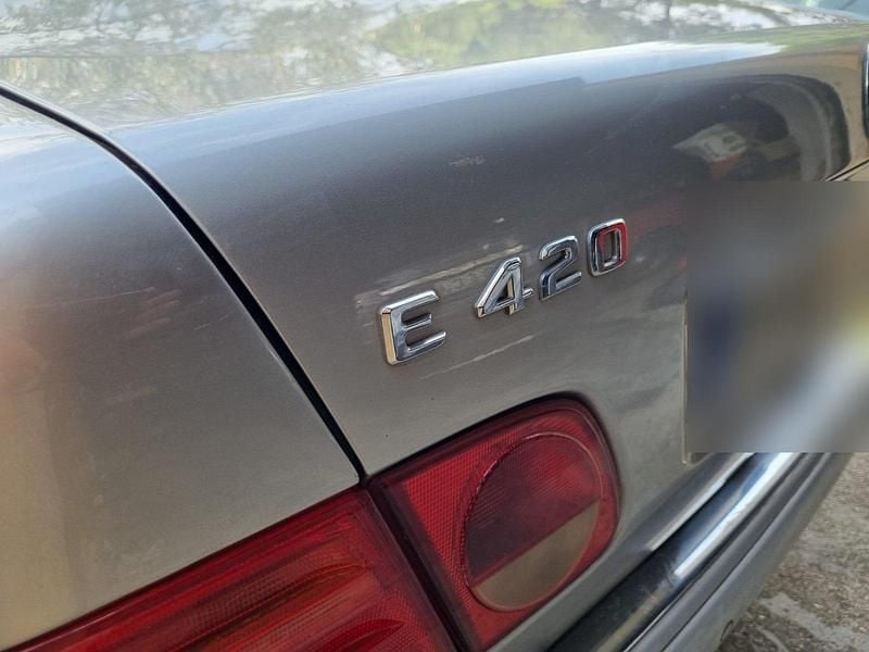 Gebraucht Mercedes E420 279 PS (205 kW) 1997 Silber Limousine