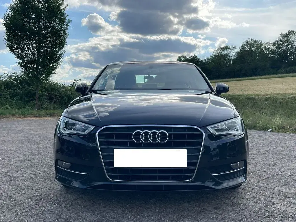 Gebraucht Audi A3 Attraction 105 PS (77 kW) 2013 Schwarz Coupé