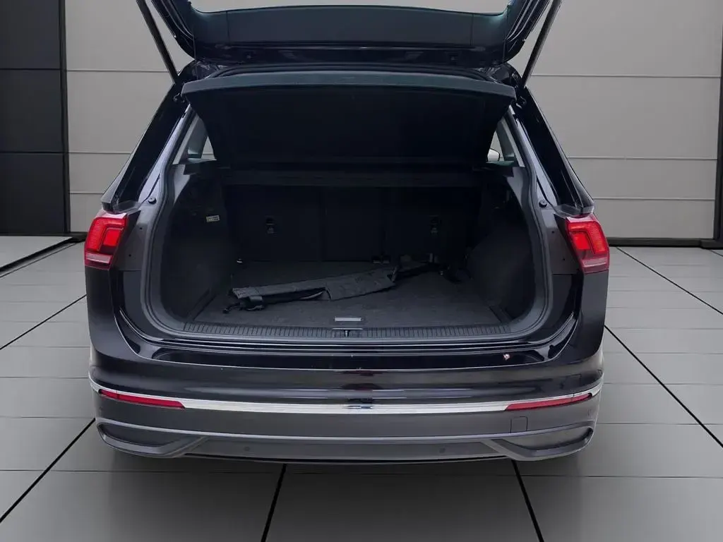 Gebraucht VW Tiguan Life 150 PS (110 kW) 2021 Schwarz SUV