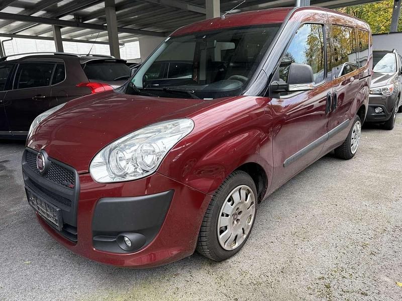 Rot Gebraucht 2014 Fiat Doblò Van / Kleinbus | 4.999 € (Guter Preis) - Bild 1/4