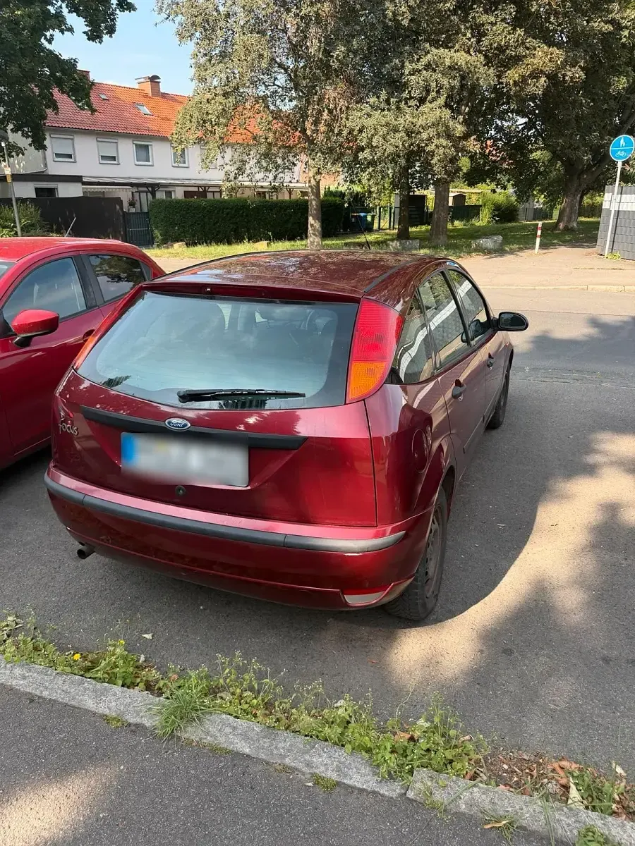 Gebraucht Ford Focus 100 PS (73 kW) 2003 Rot Kleinwagen