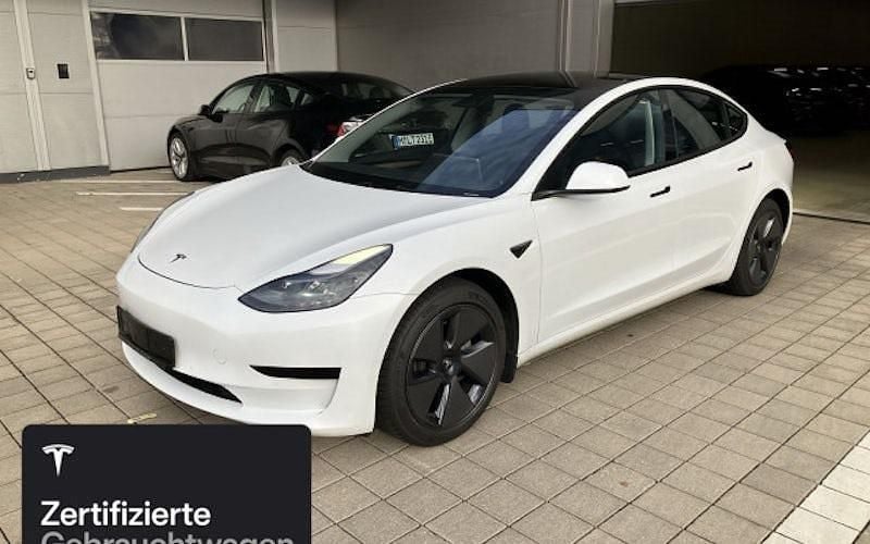 Weiß Gebraucht 2021 Tesla Model 3 RWD Limousine | 24.400 € (Fairer Preis) - Bild 1/4
