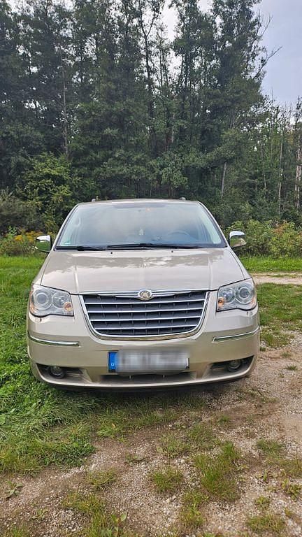Gold Gebraucht 2009 Chrysler Grand Voyager Limited Van / Kleinbus | 7.499 € (Superpreis) - Bild 1/4