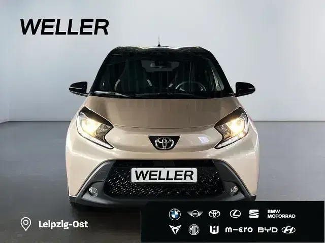 Gebraucht Toyota Aygo X Basis 72 PS (52 kW) 2025 Beige SUV