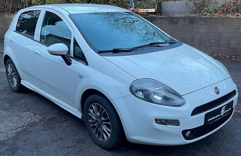Gebraucht Fiat Punto Lounge 80 PS (58 kW) 2015 Weiß Kleinwagen