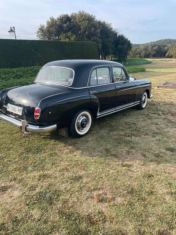 Gebraucht Mercedes 220 99 PS (72 kW) 1957 Schwarz Limousine