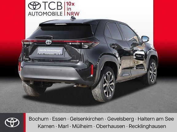 Gebraucht Toyota Yaris Hybrid Connect Style 116 PS (85 kW) 2024 Mysticschwarz mica Kleinwagen