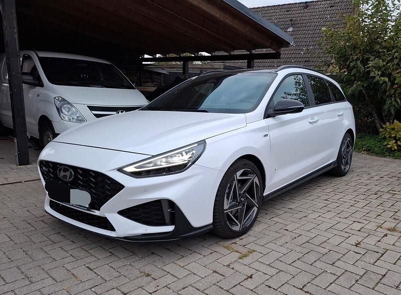 Weiß Gebraucht 2024 Hyundai i30 N Line Kombi | 24.690 € (Guter Preis) - Bild 1/4
