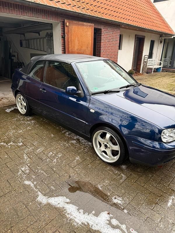 Blau Gebraucht 2002 VW Golf Cabriolet Cabrio | 2.700 € (Fairer Preis) - Bild 1/4