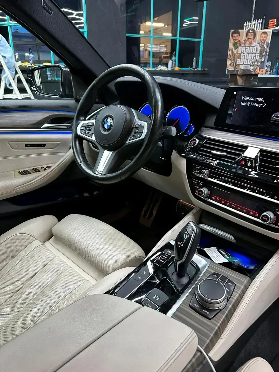 Second-hand BMW 550 Performance 462 CP (339 kW) 2017 Gri Berlinǎ
