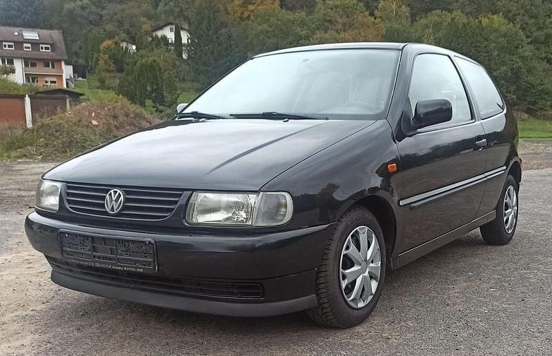 Schwarz Gebraucht 1996 VW Polo Limousine | 799 € (Guter Preis) - Bild 1/4
