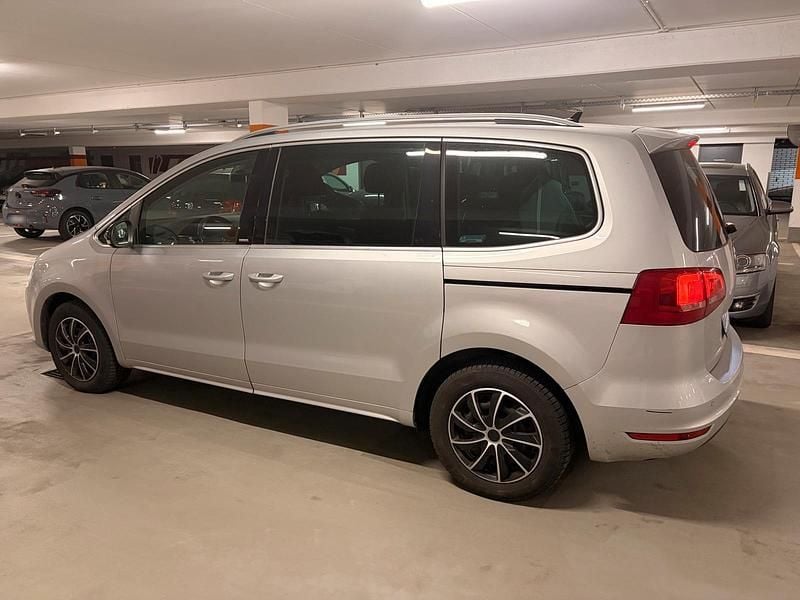 Gebraucht VW Sharan 140 PS (102 kW) 2012 Silber Van / Kleinbus