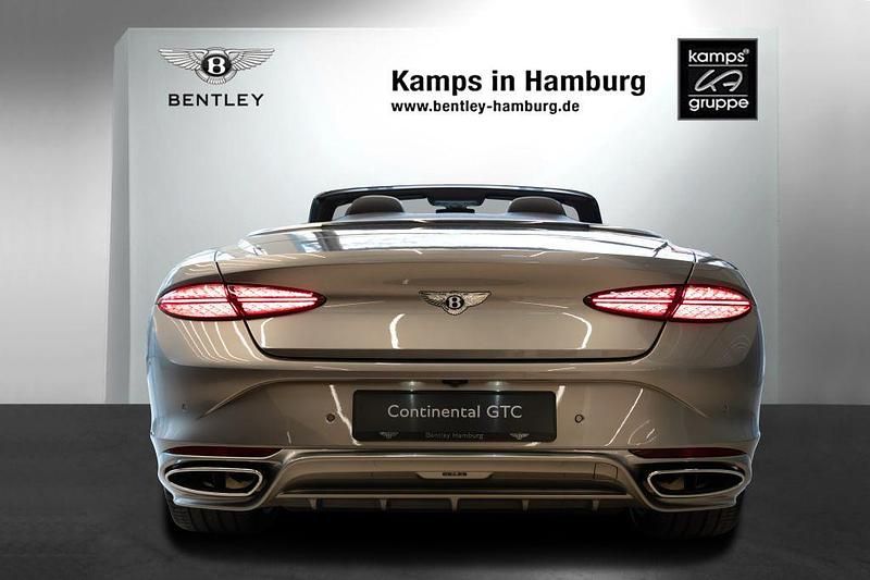 Neu Bentley Continental Mulliner 782 PS (575 kW) 2025 Beige Cabrio